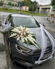 Siyah Audi Düğün Çiçek Süslemesi | BakırköyÇiçekci.net